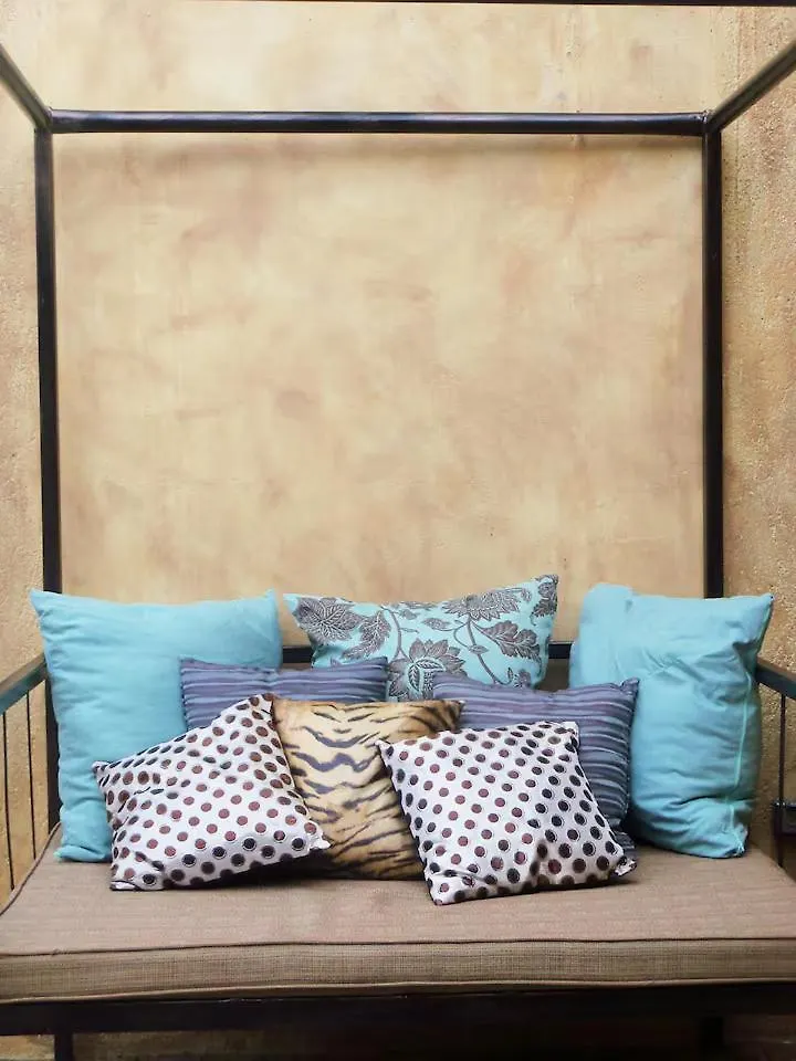 One32 Guesthouse Bejeweled Kingston