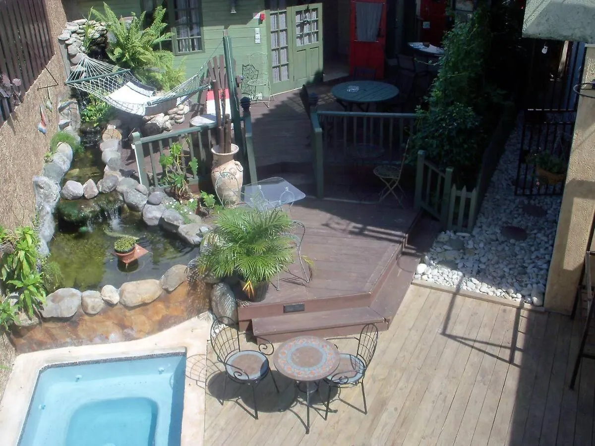 One32 Guesthouse Bejeweled location